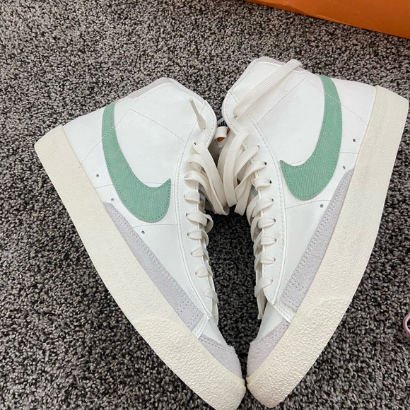 Nike blazer mid ‘77 size 9.5 men’s 11 women’s - Picture 5 of 8